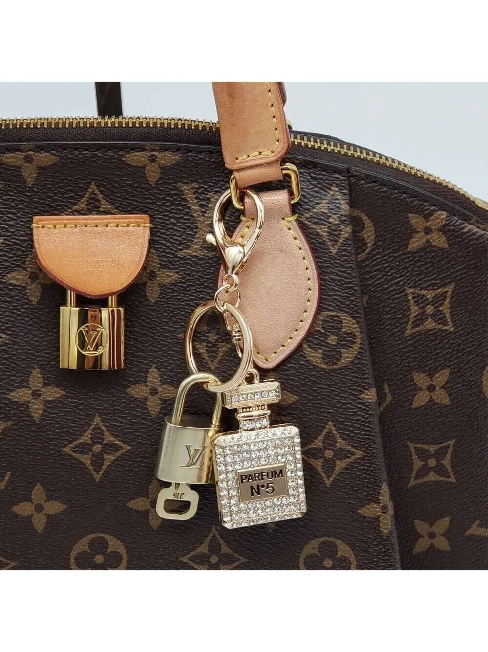 Authentic Louis Vuitton Gold Lock 🔒 Keychain Bag Unbranded N5 Bottle Charm LV